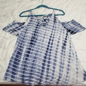 💙Cold shoulder top💙